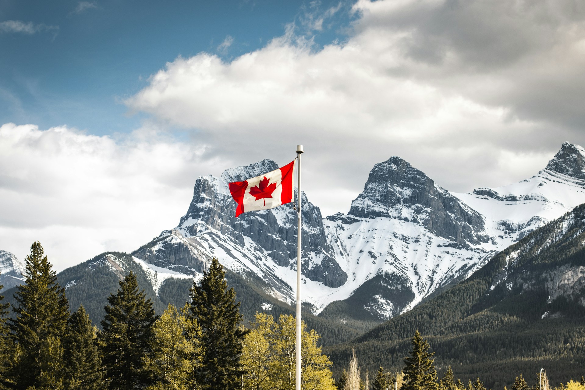 Trump Shocks Canada With New Border Security
